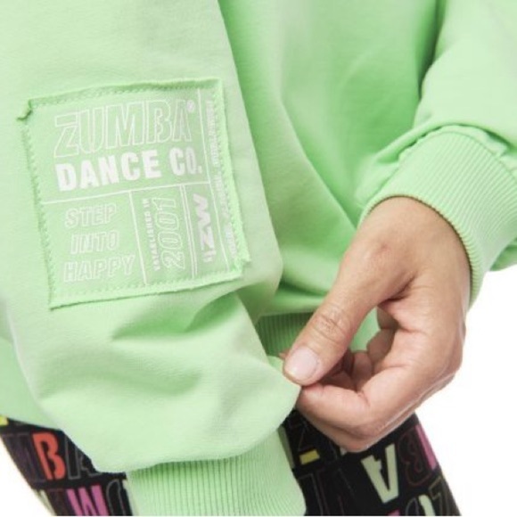 Zumba STEP INTO HAPPY SWEATSHIRT medium - Picture 3 of 4